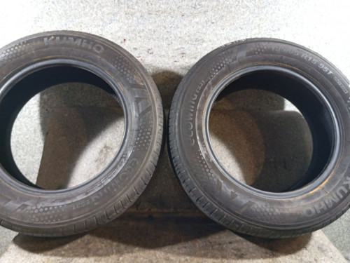 Пара шин Kumho ECOWING ES31 195/65 R15  (46023061587)