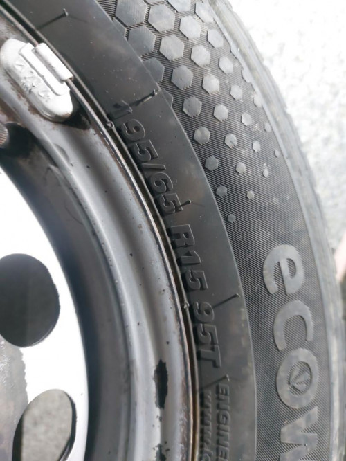 Пара шин Kumho ECOWING ES31 195/65 R15  (46023061587)