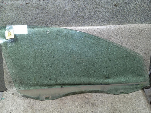 Стекло двери передней правой Volkswagen Passat B6 (2005 - 2010) (46023077411)